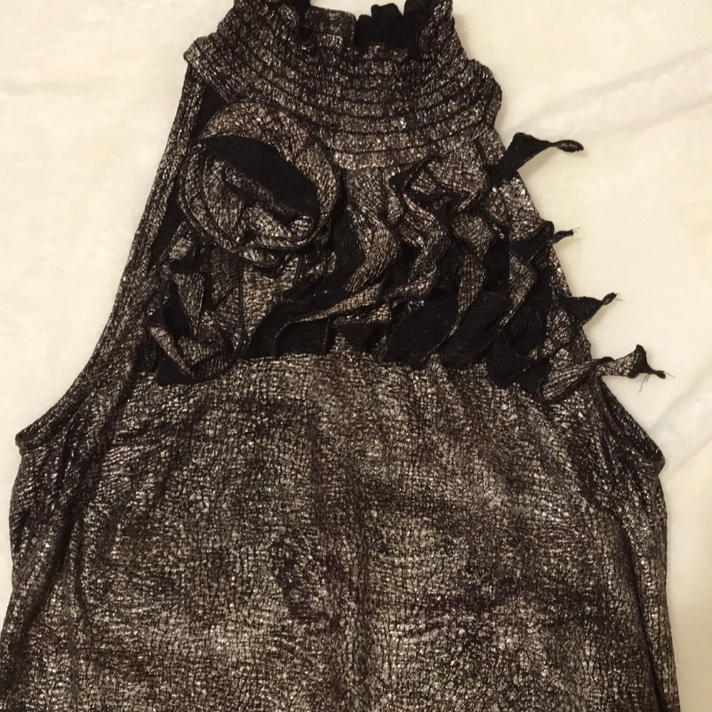 4 for 10$ Statement top with turtle neck and applications